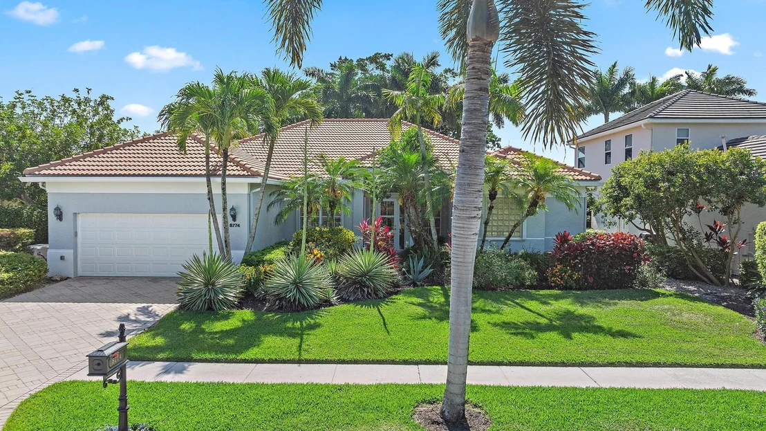 Photo of 8774 Lakes Boulevard