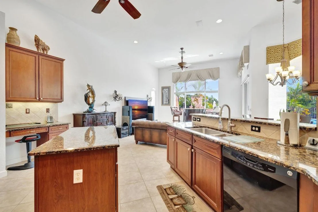 Photo of 699 SW River Bend Circle