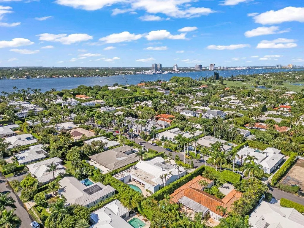 Photo of 232 W Indies Drive