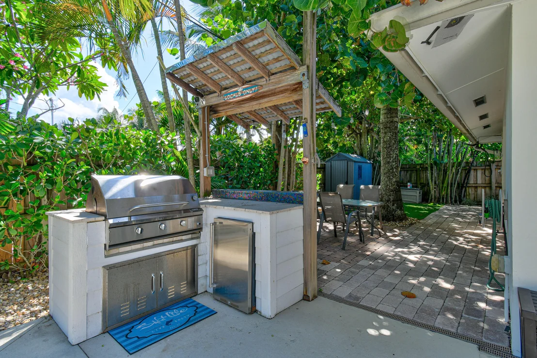 Photo of 106 Windsor Road E