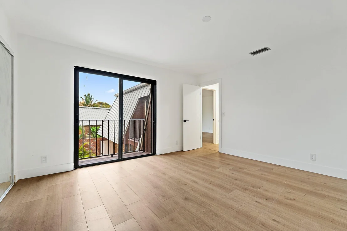 Photo of Unit 7C at 1420 Ocean Way