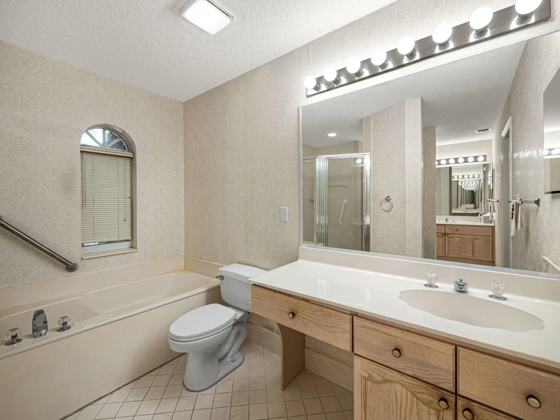 Photo of 131 Harbor Lake Circle