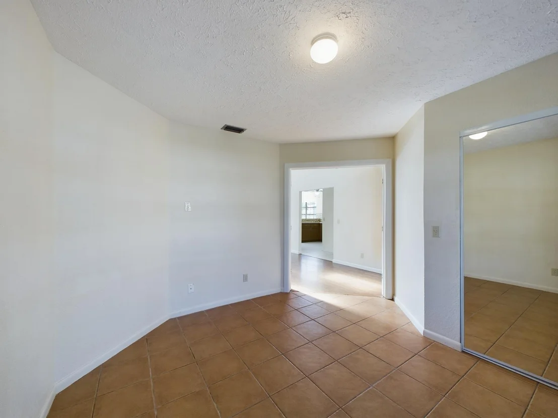 Photo of 4948 SE 44th Street