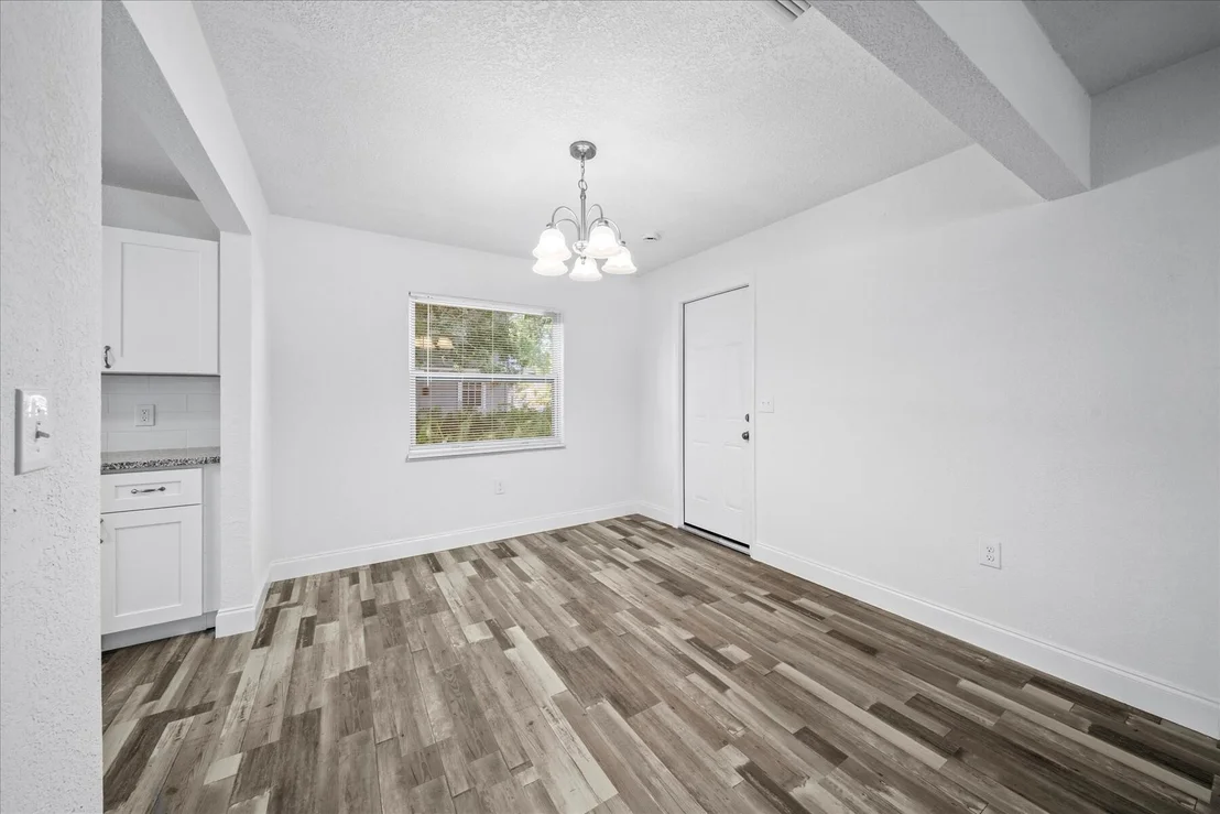 Photo of 825 2nd Street