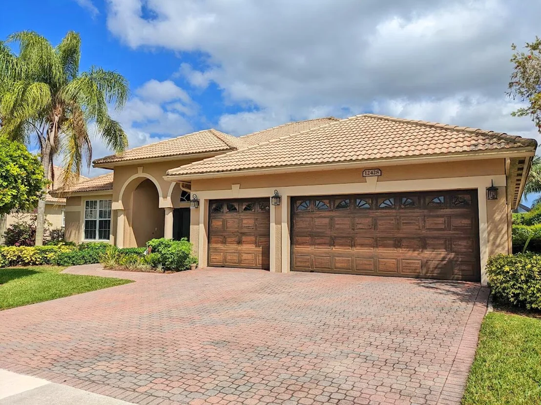 Photo of 12428 Rockledge Circle