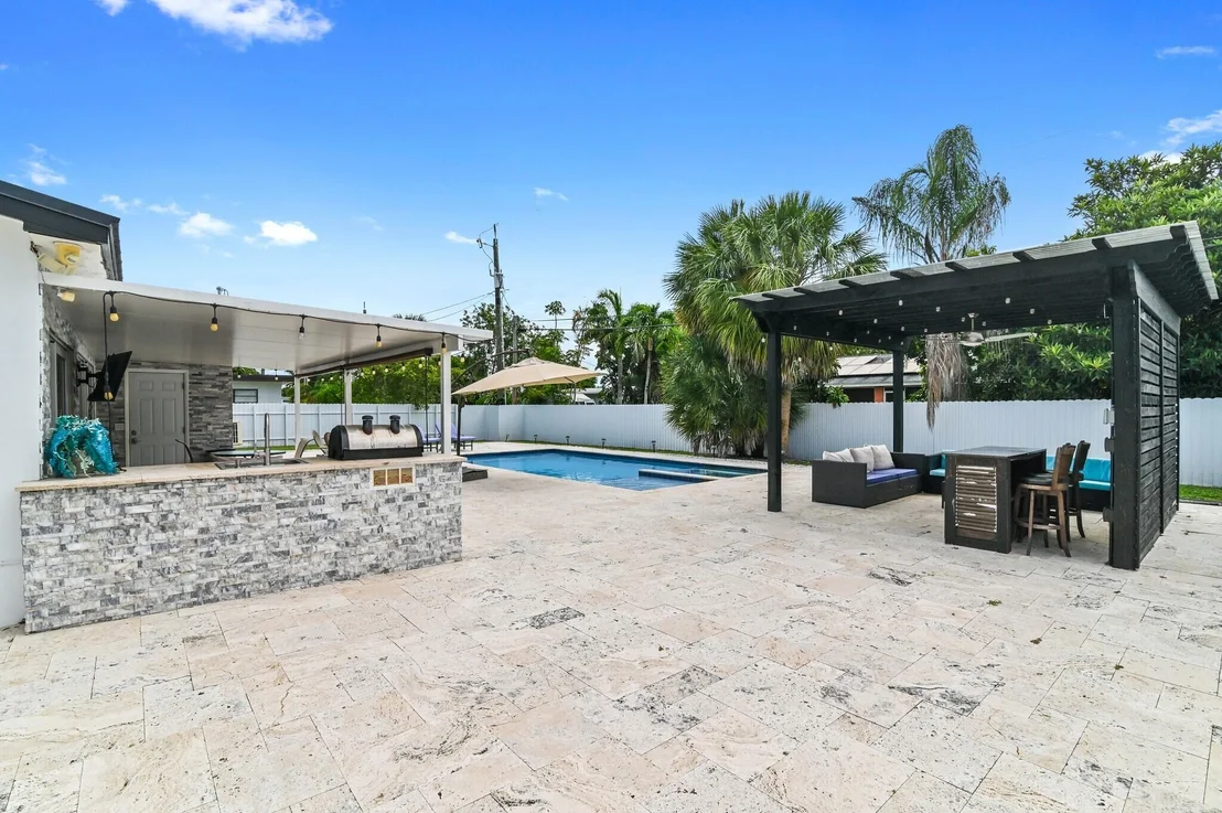 Photo of 124 Davis Road