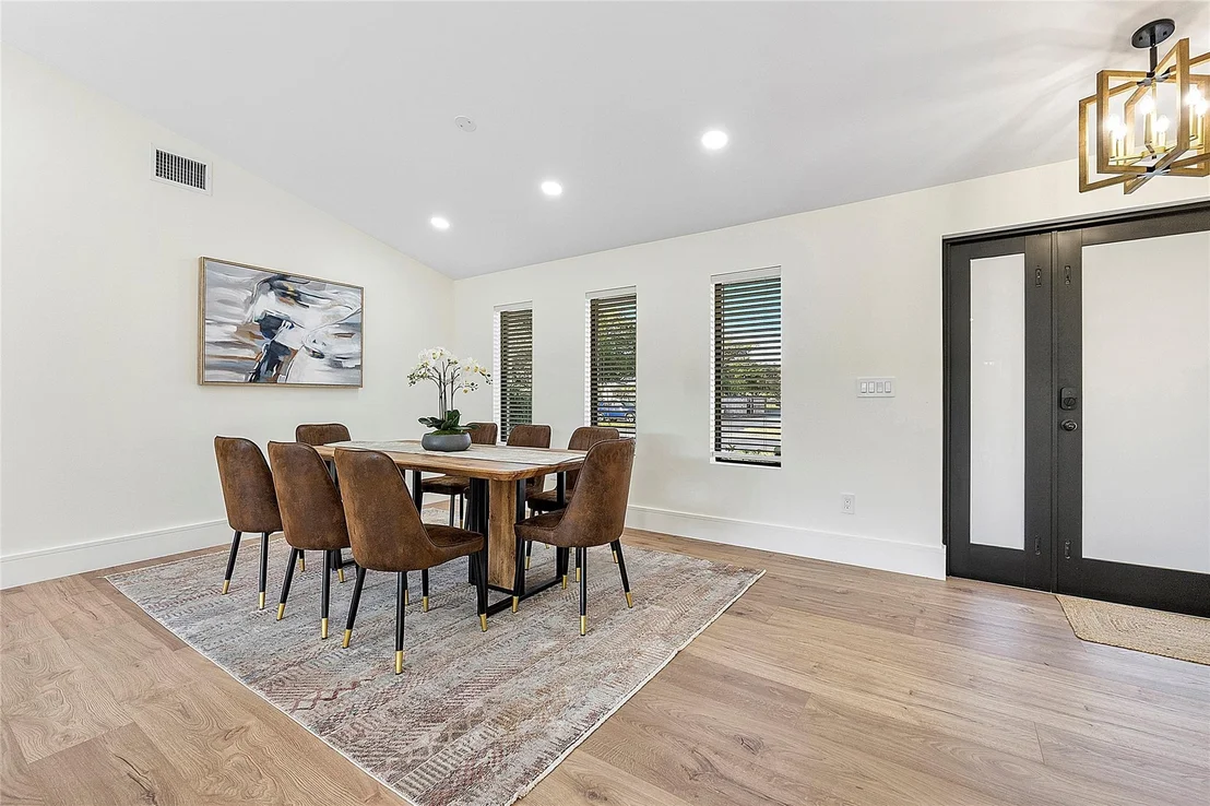 Photo of 3540 NE 28th Avenue
