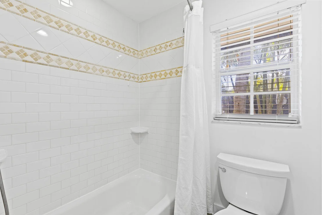 Photo of 3544 Lakeview Drive