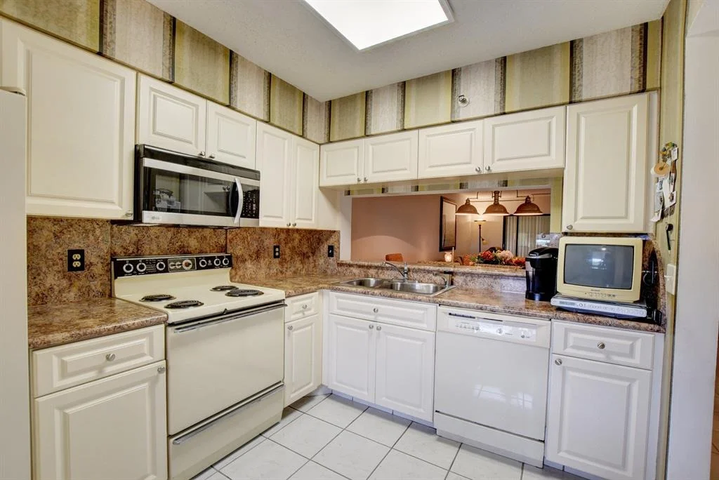 Photo of Unit 708 at 14475 Strathmore Lane