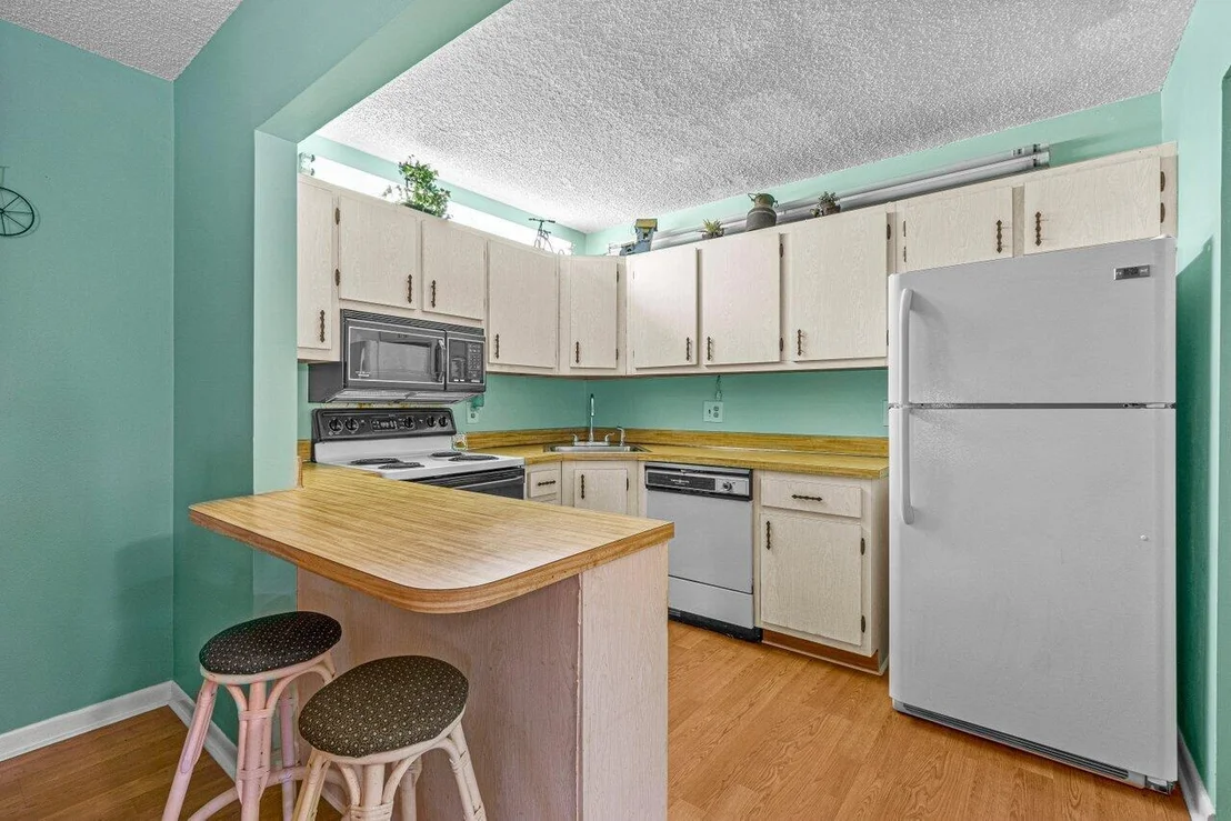 Photo of Unit D1 at 305 Pine Ridge Circle