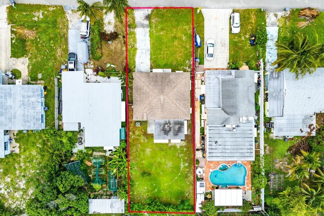 Photo of 1084 James Road