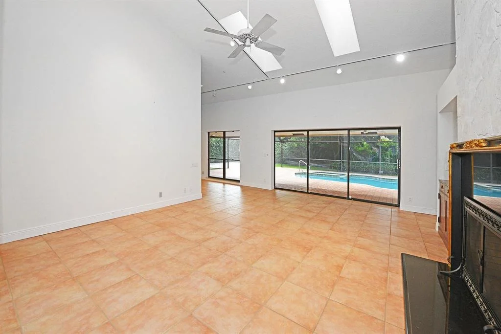 Photo of 4085 Georges Way