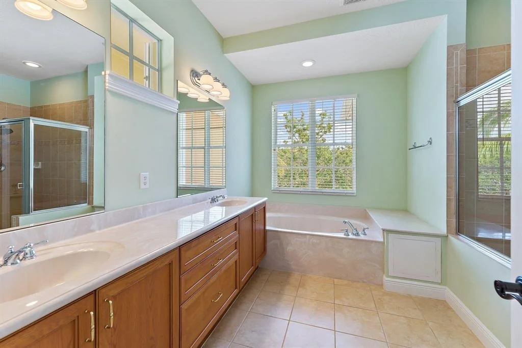 Photo of 231 W Bay Cedar Circle