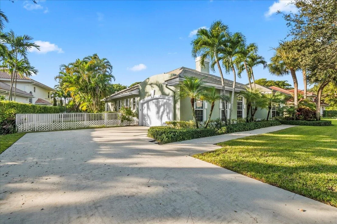 Photo of 2640 Devon Court Court