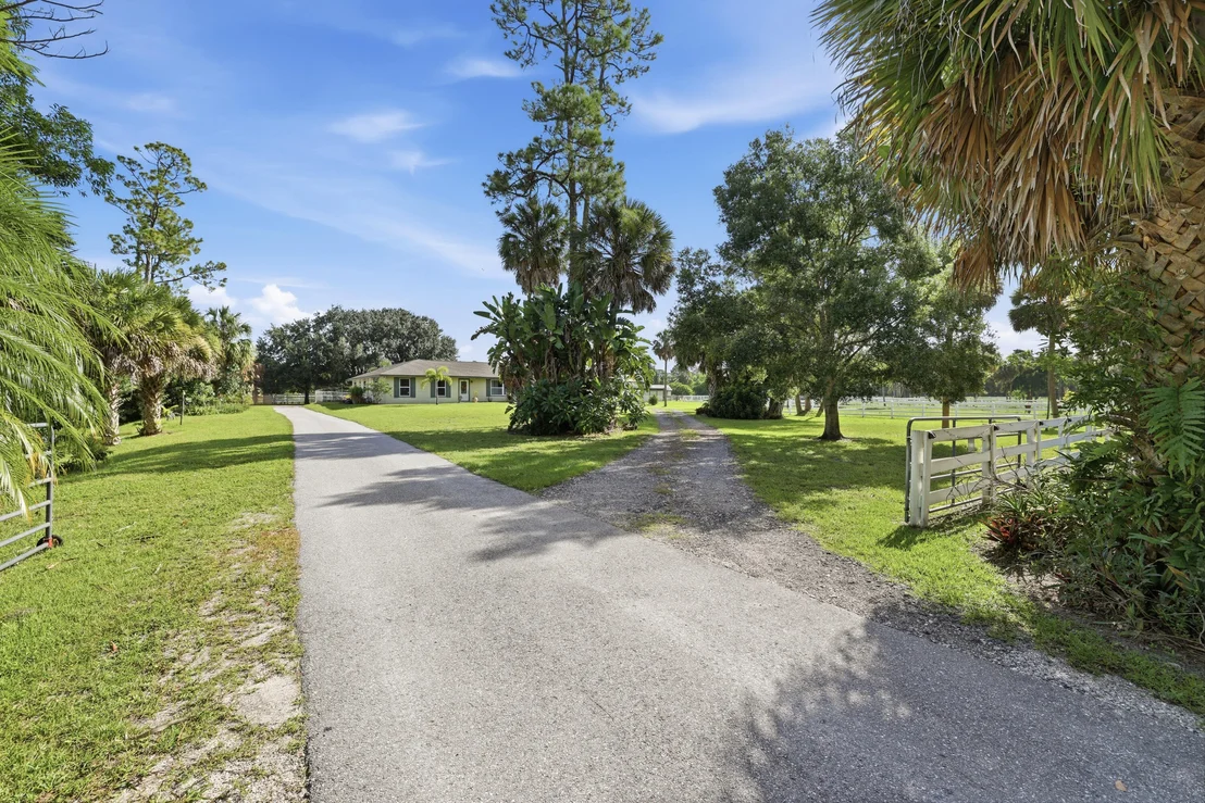 Photo of 14095 BIDDEX Road