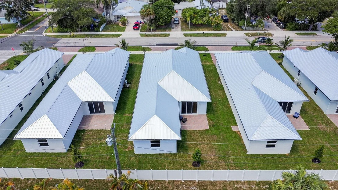 Photo of 609 N Loxahatchee Drive