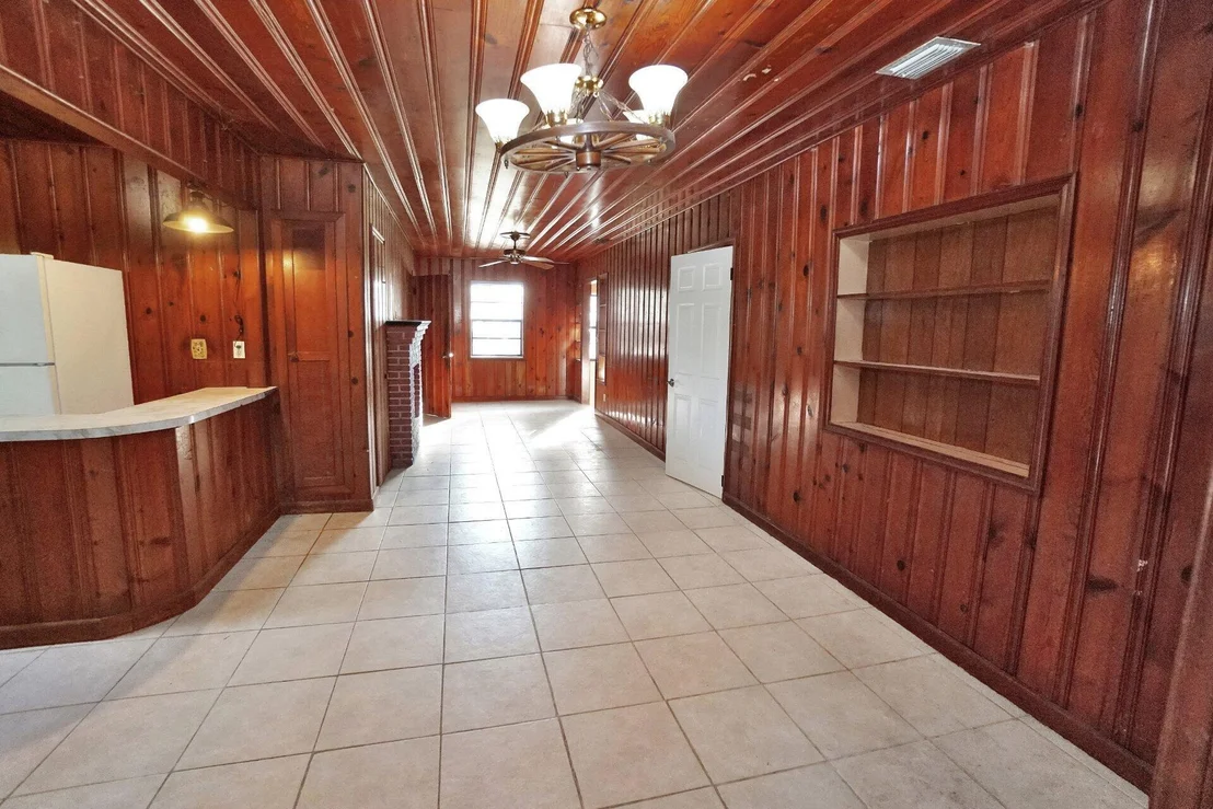 Photo of 405 Fleming Avenue