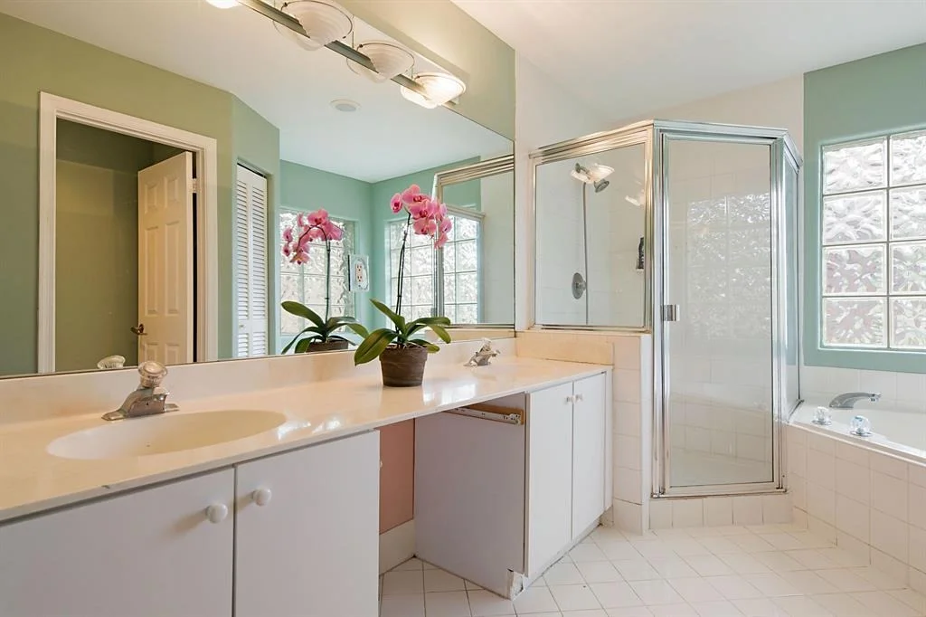 Photo of 5810 NW 60 Place