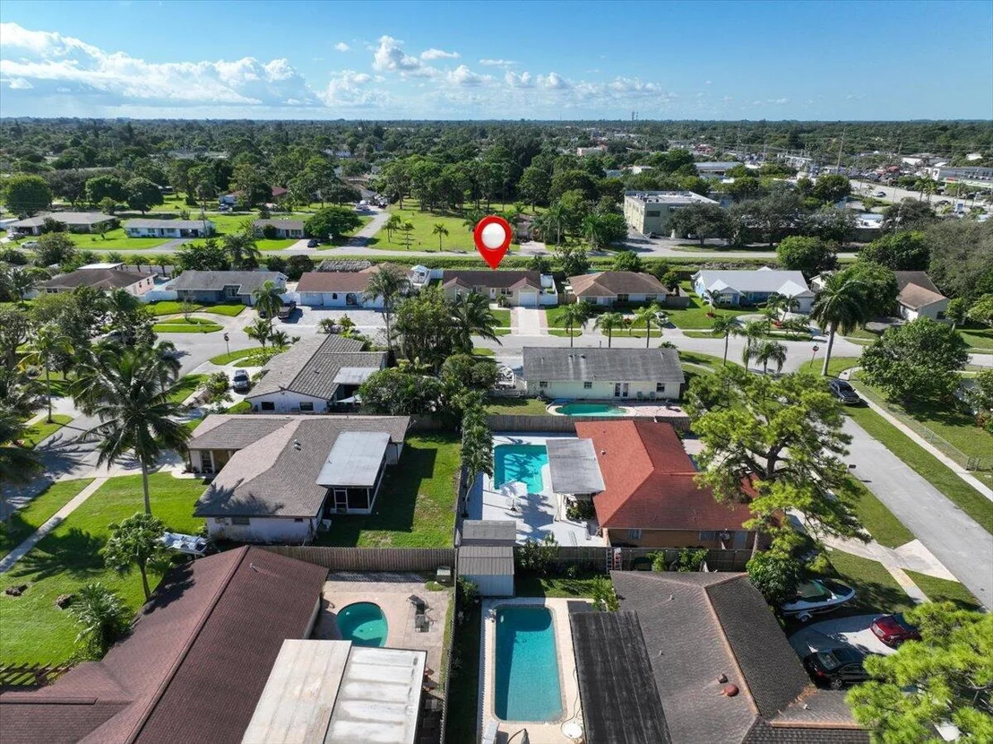 Photo of 4388 Mediterranean Road