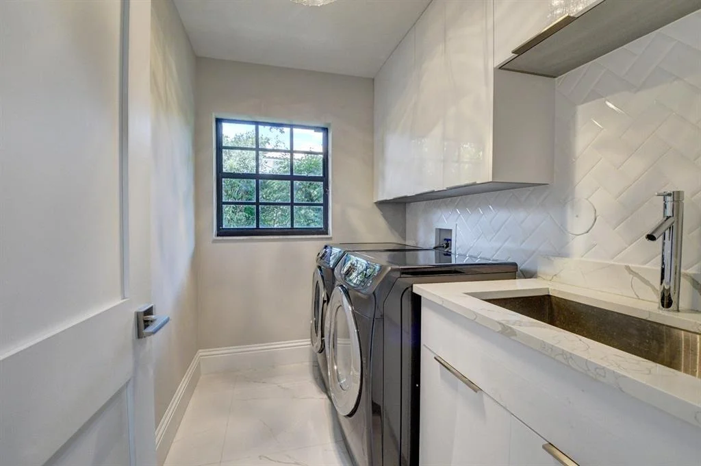 Photo of 2821 Hampton Circle W