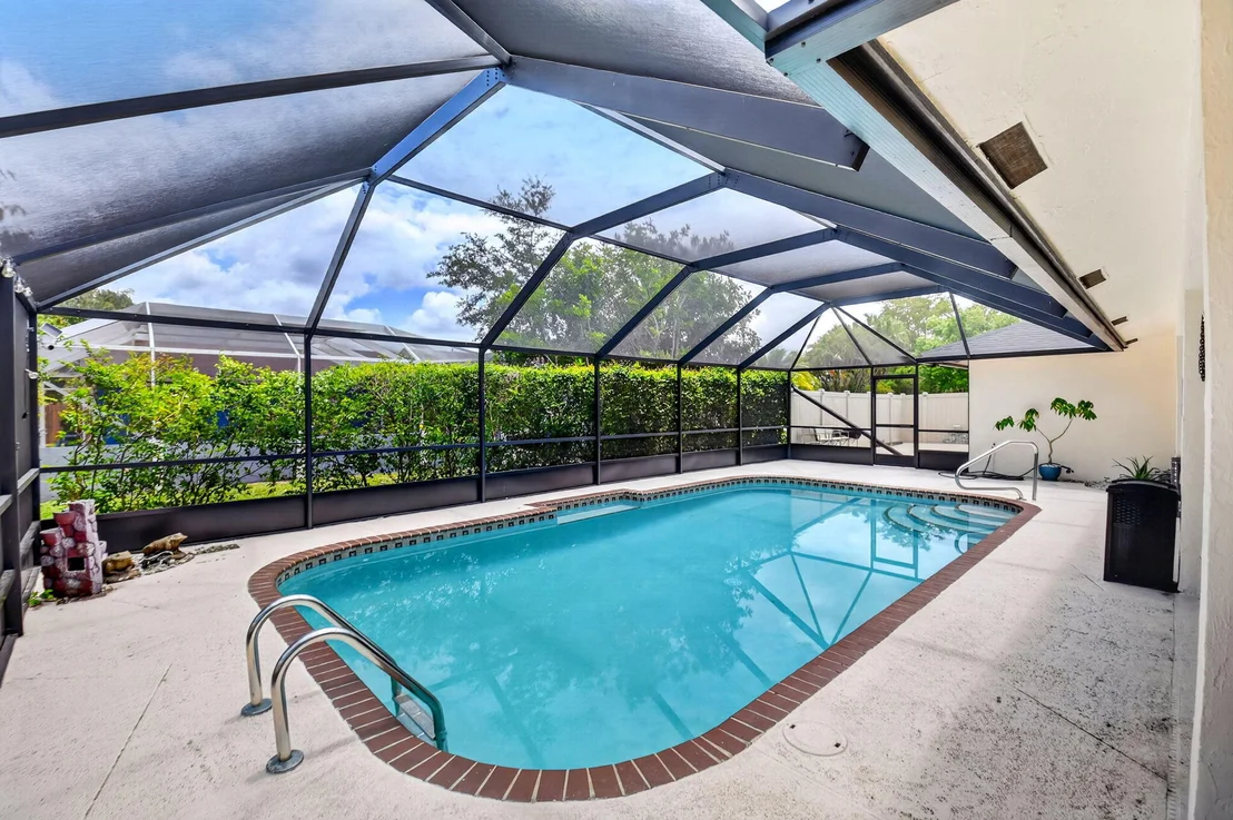 Photo of 990 Hickory Trail