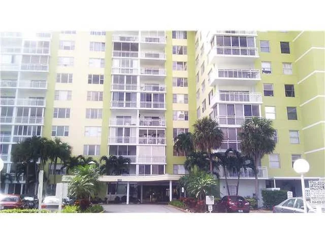Photo of Unit 100B at 4400 Hillcrest Drive