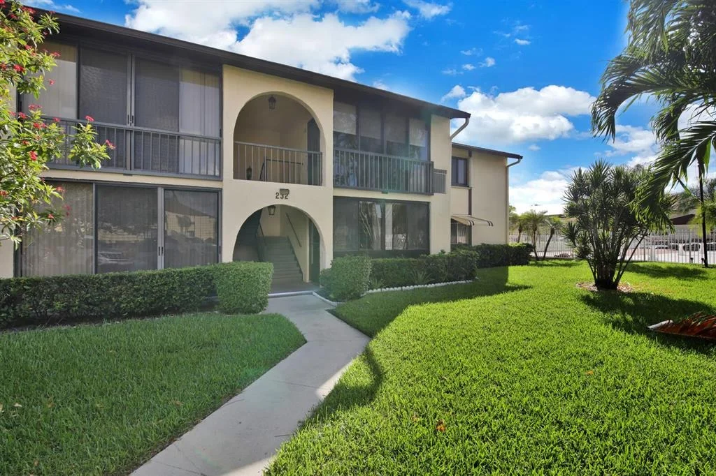 Photo of Unit D2 at 232 Pine Hov Circle