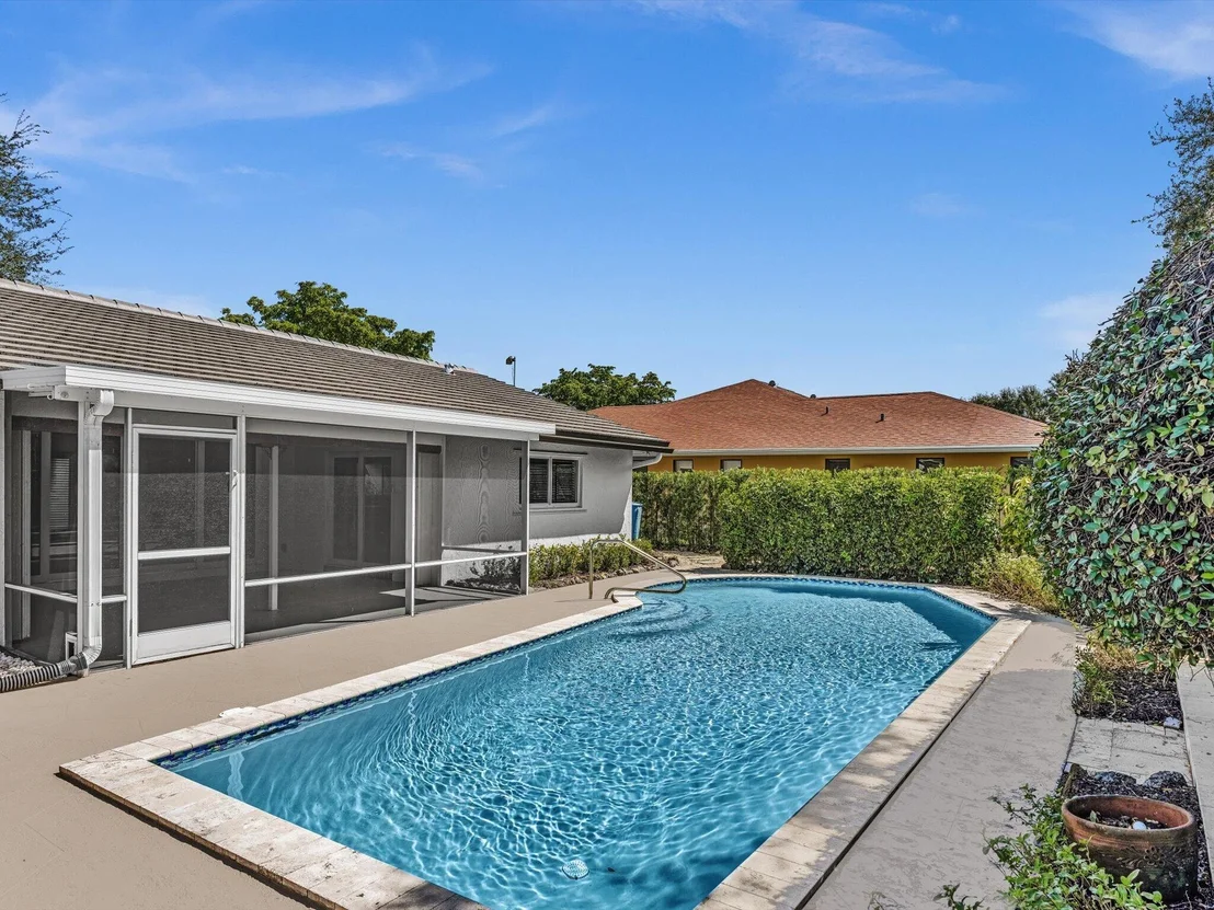Photo of 3264 Lakeview Drive