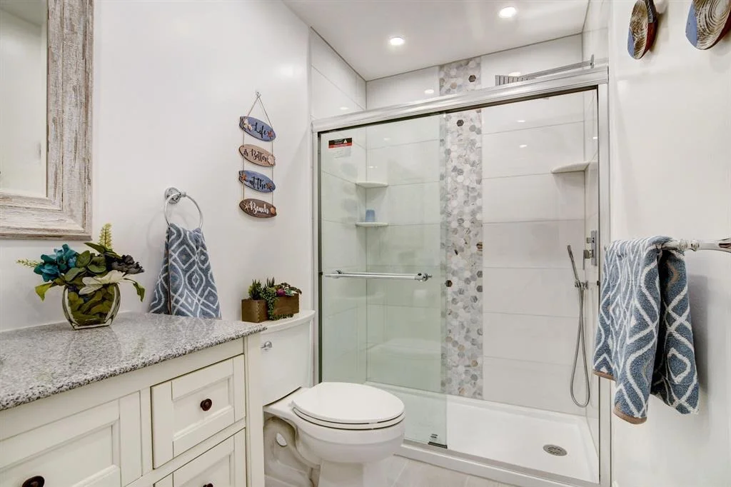 Photo of Unit B at 955 Circle Drive