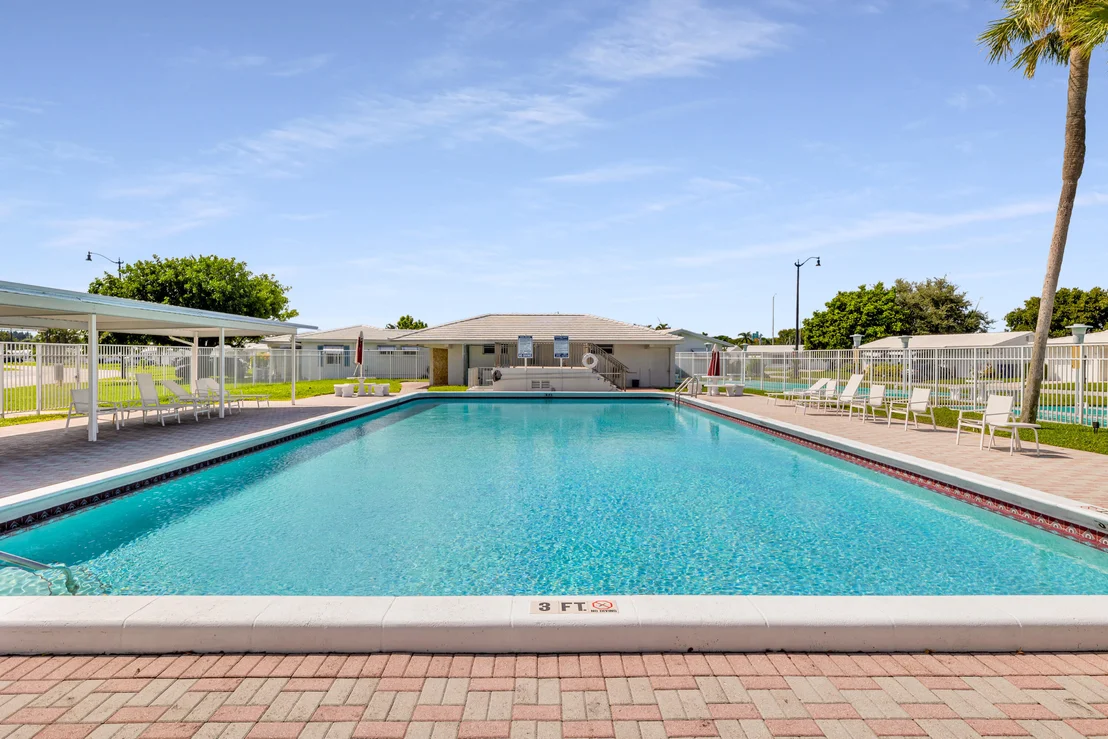 Photo of 391 Leisure Boulevard