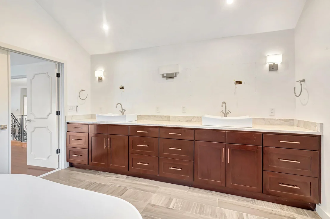 Photo of 930 N Parkside Cir Circle N