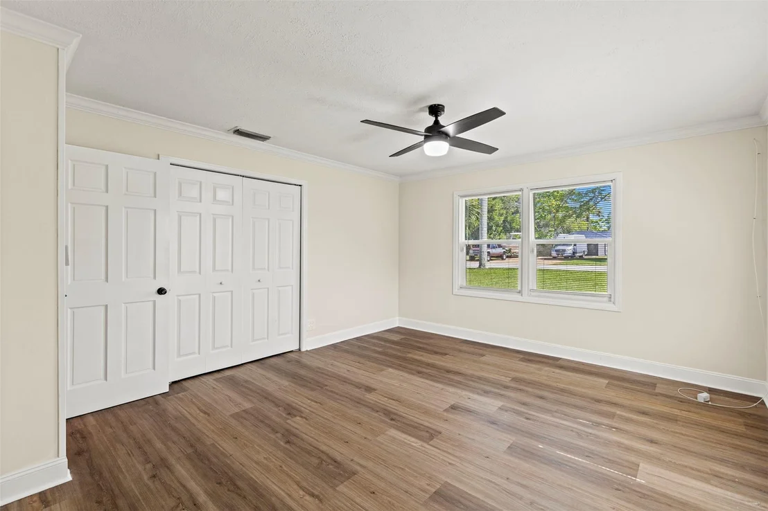 Photo of 333 SW Manor Drive