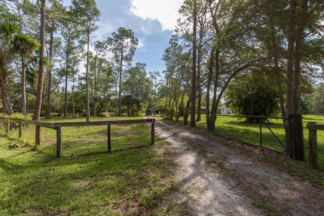 Photo of 1102 Hyde Park Road
