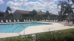 Photo of Unit D at 1402 Pinecrest Circle