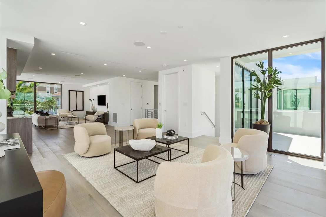Photo of 1068 Del Harbour Drive