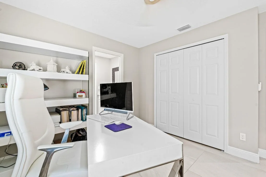 Photo of 6 52nd Square