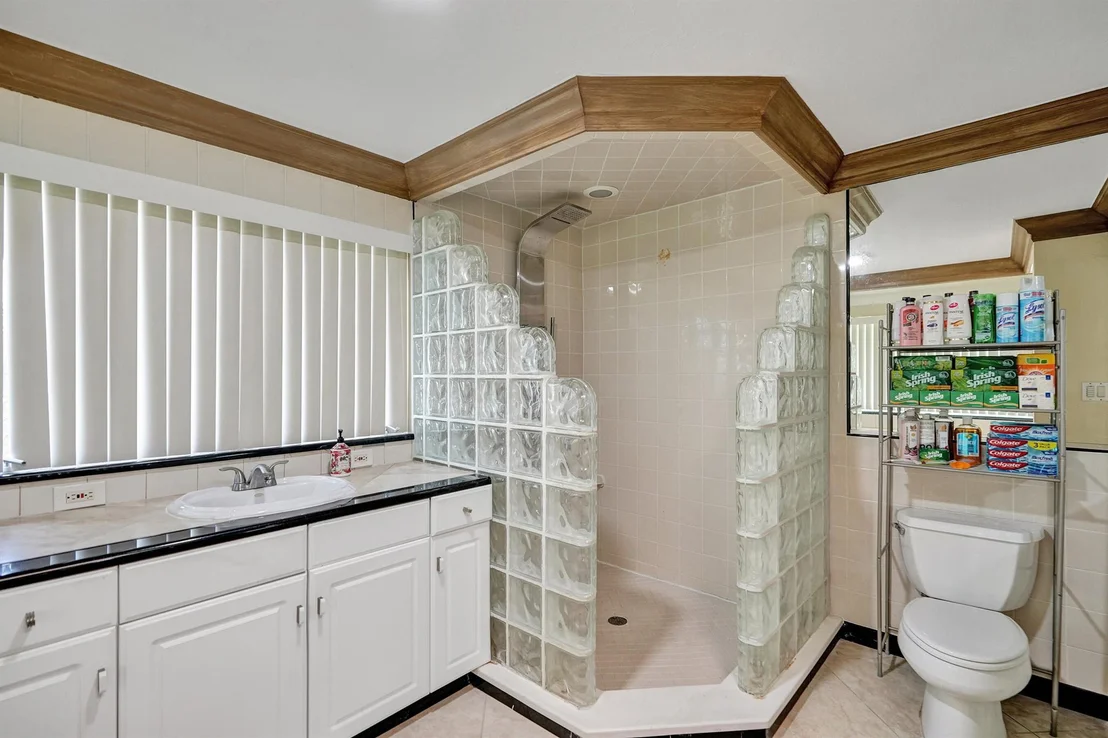 Photo of 802 NW 69th Terrace