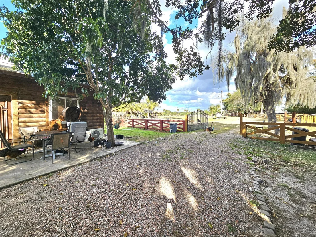 Photo of 12963 Us Hwy 441 SE