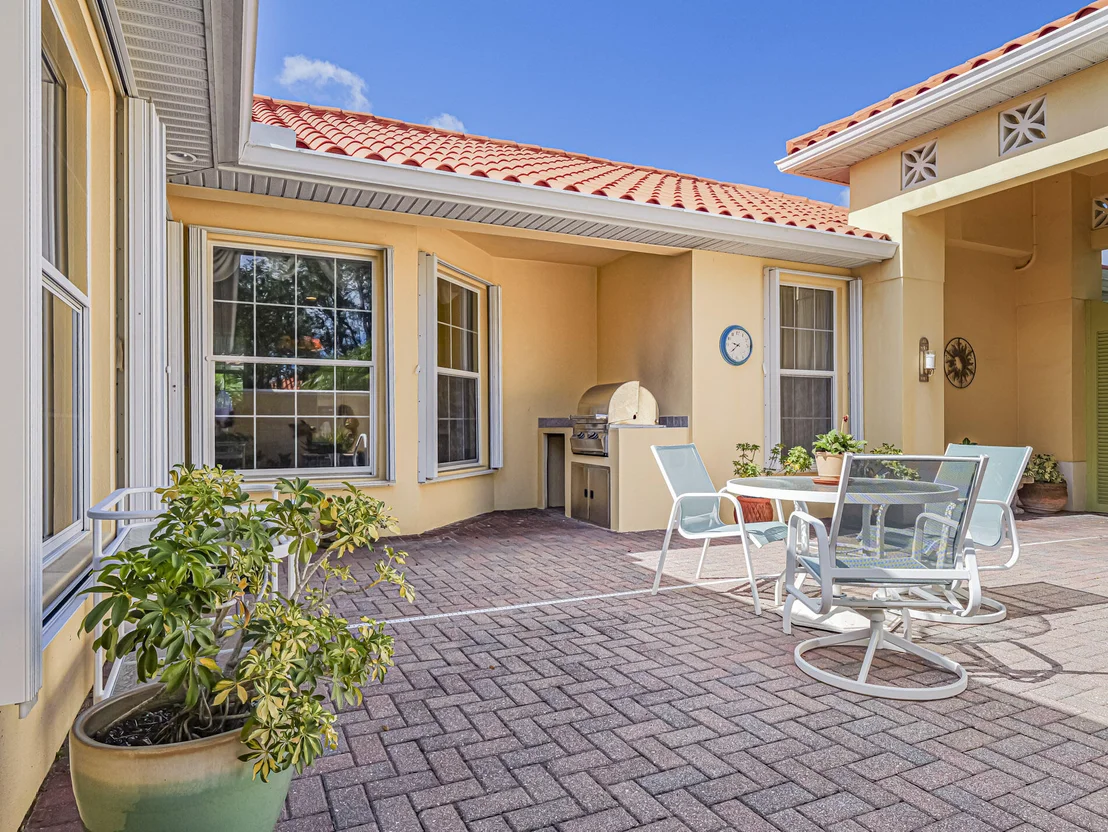 Photo of 5837 Pine Ridge Circle