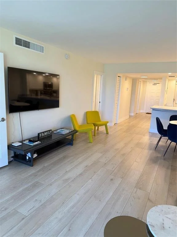 Photo of Unit 101B at 802 Cypress Boulevard