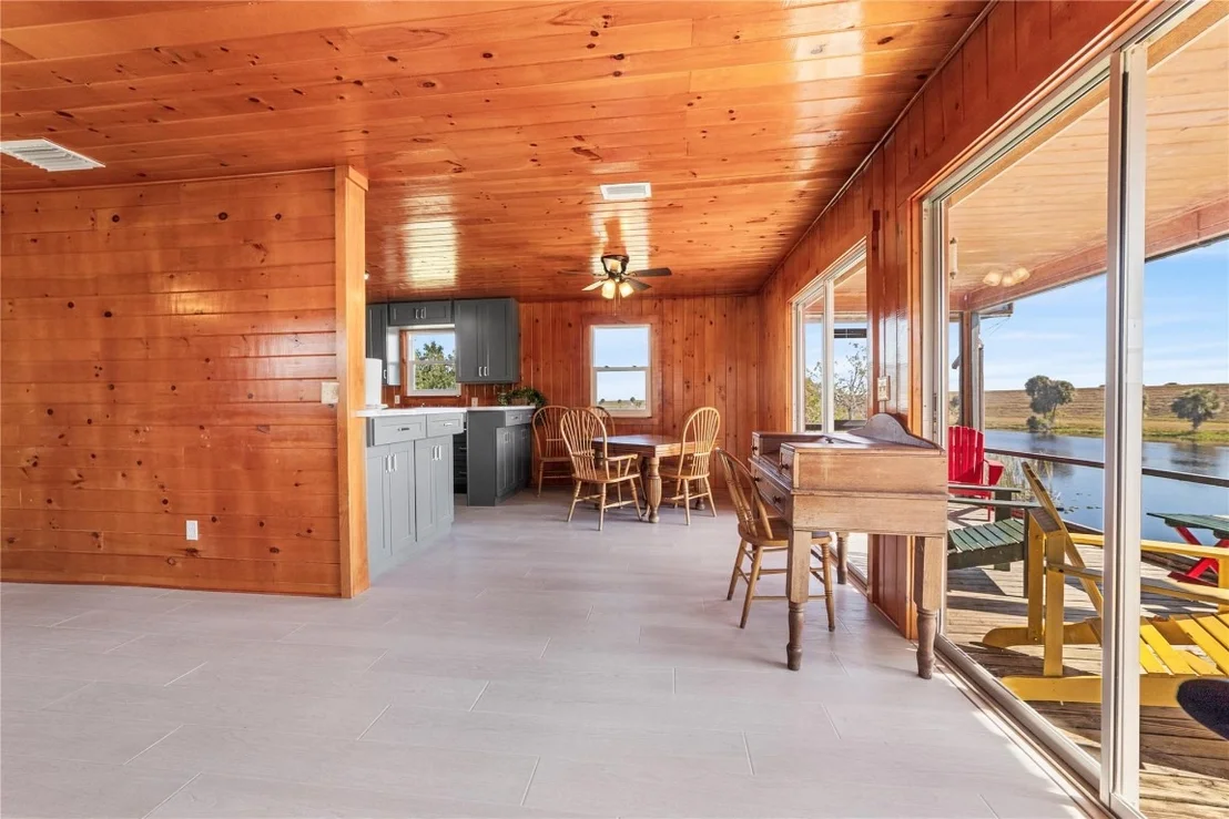 Photo of 1075 Duck Lane