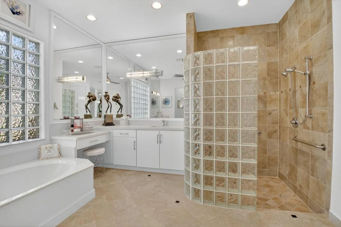 Photo of 10685 Whitewind Circle