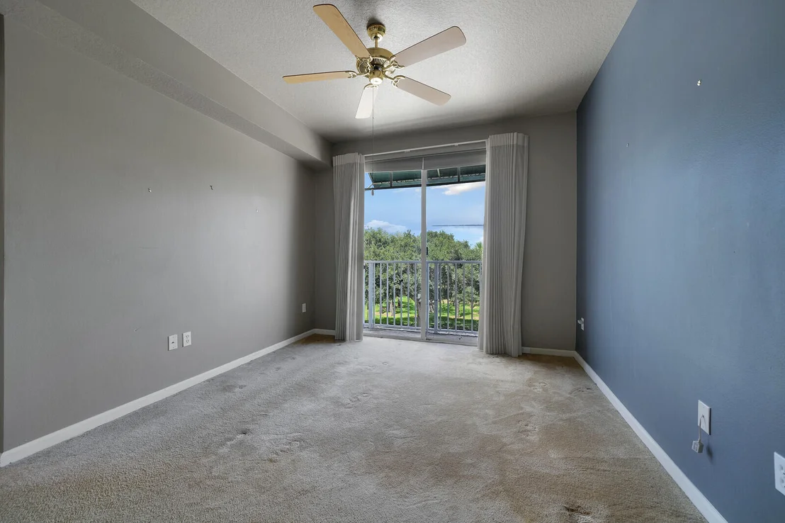 Photo of Unit 21 at 1054 University Boulevard