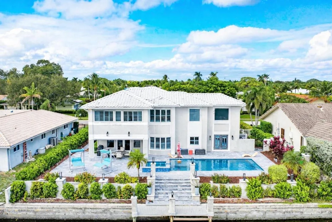 Photo of 678 Carriage Hill Lane