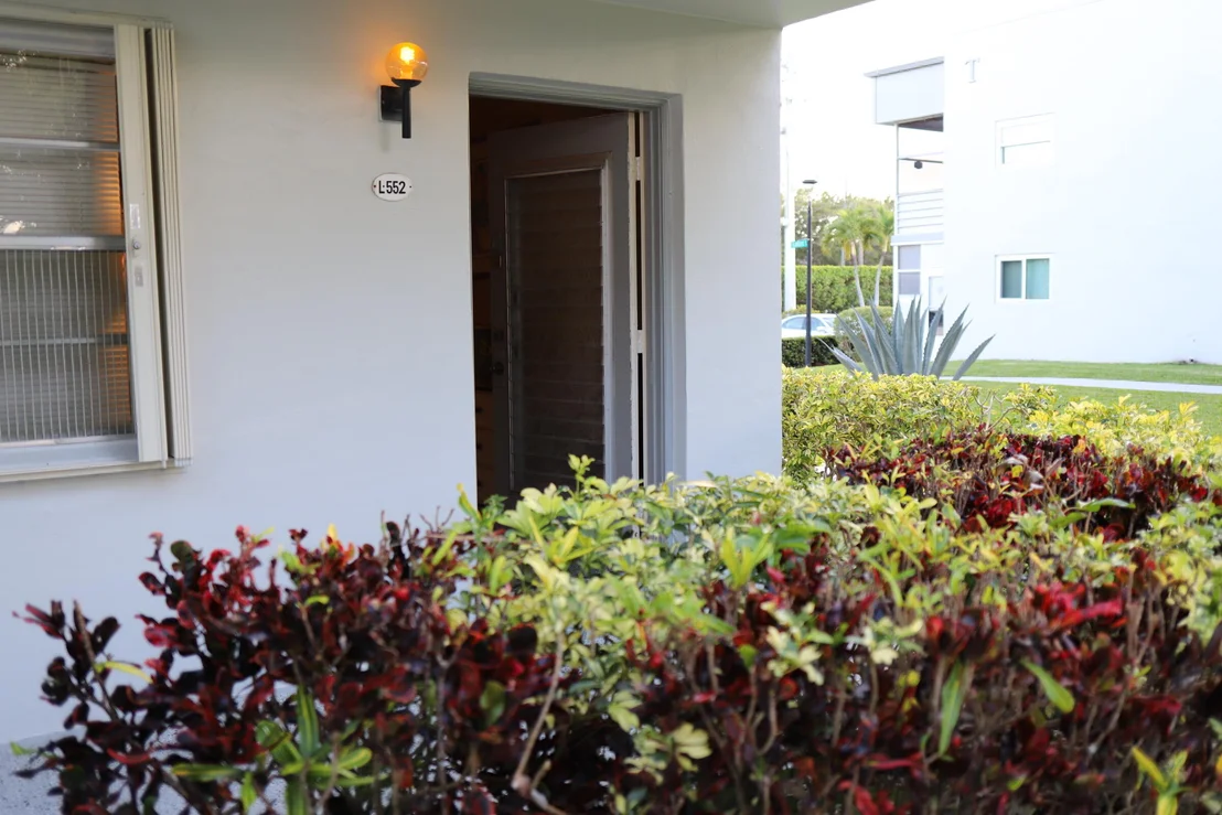 Photo of 552 Capri L