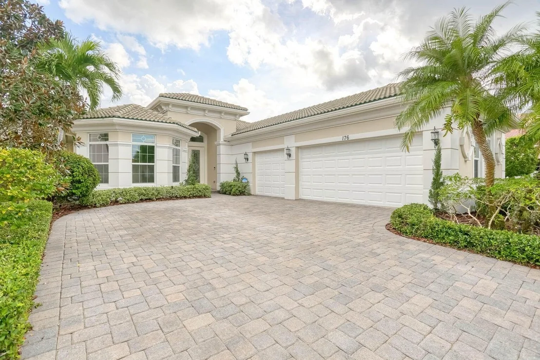 Photo of 176 Carina Drive