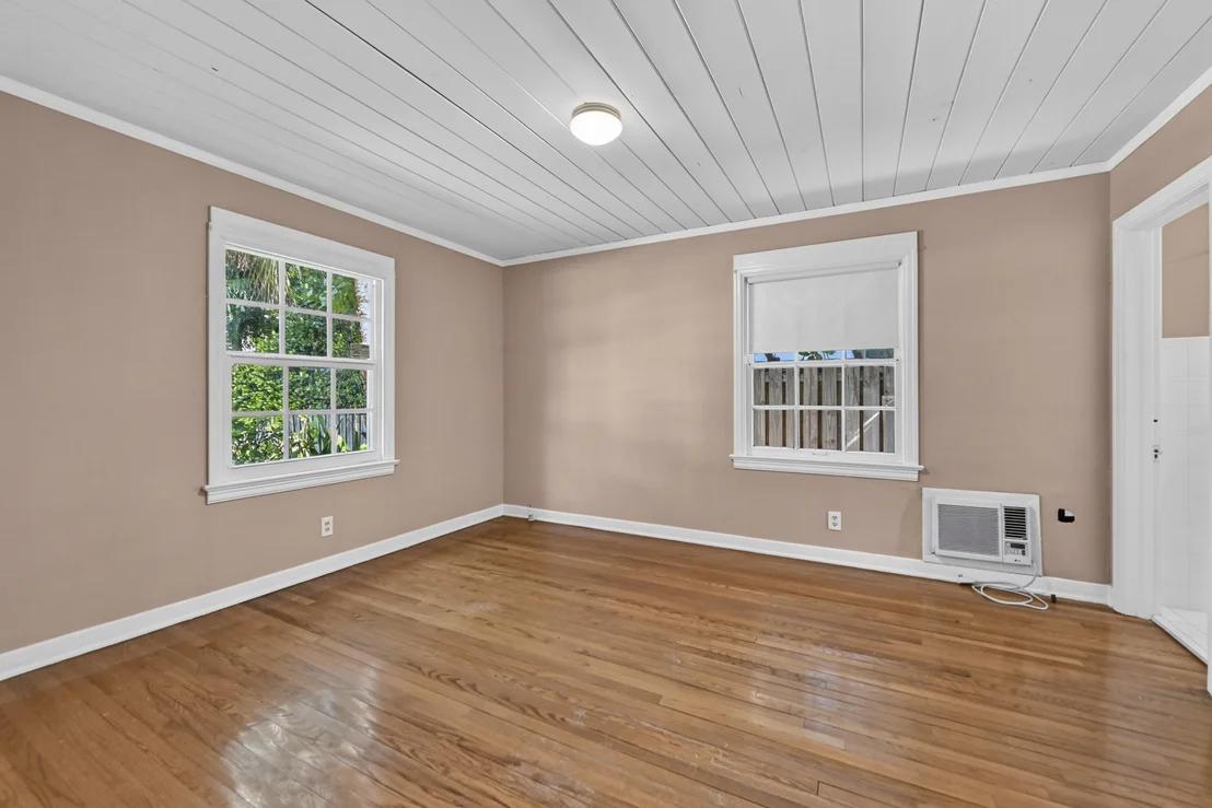 Photo of 53 Palm Square