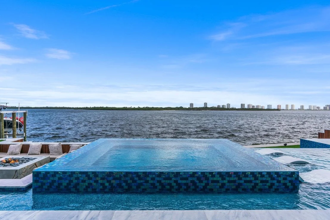Photo of 712 Lakeside Circle