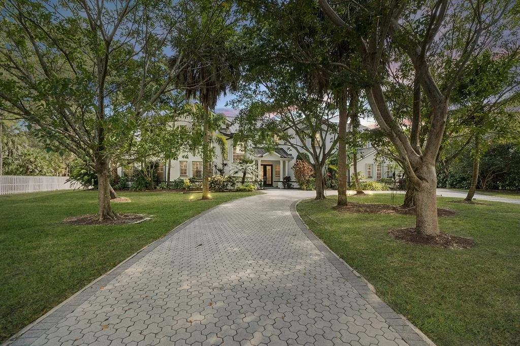 Photo of 13638 Greentree Trail