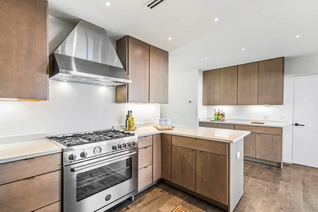 Photo of 245 Ellamar Road